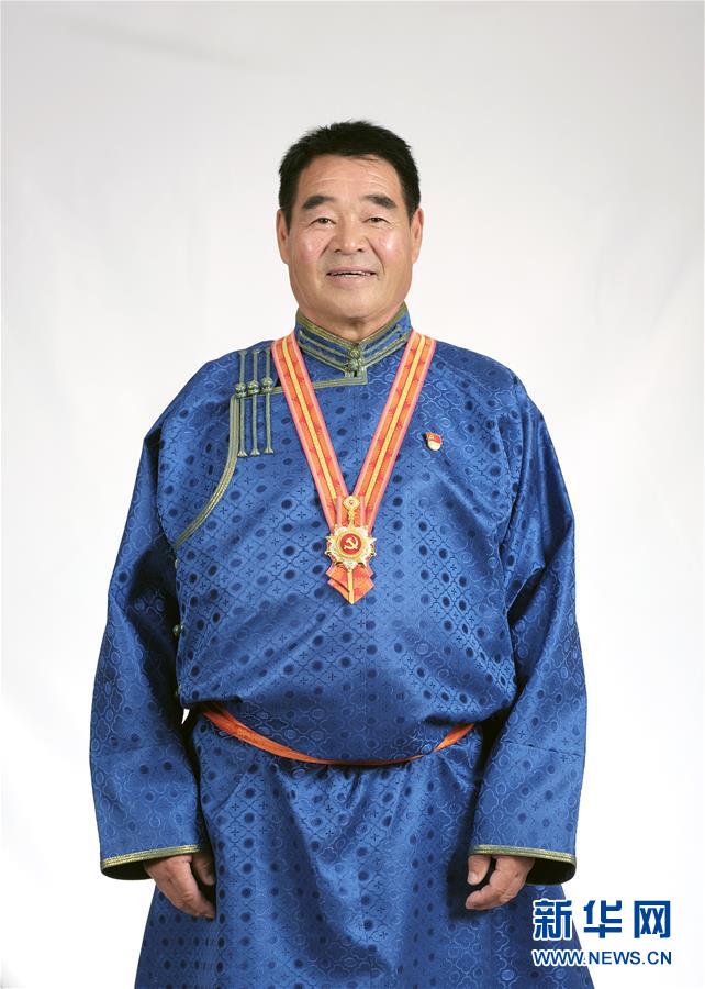 （奮斗百年路　啟航新征程·“七一勛章”獲得者·圖文互動）（1）“草原之子”廷·巴特爾：讓草原綠起來，幫牧民富起來